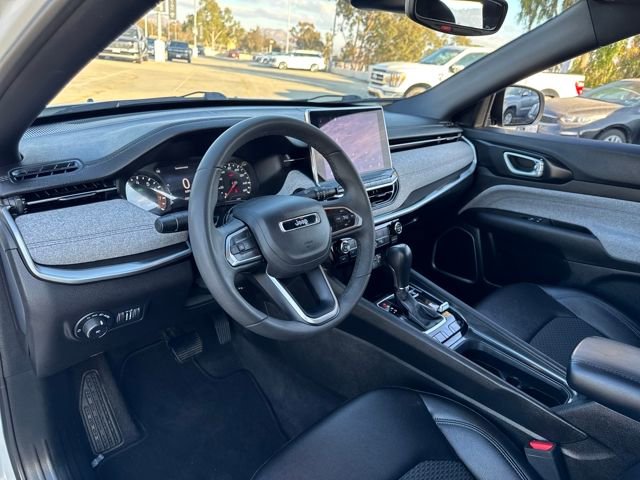 Used 2024 Jeep Compass Latitude image 9