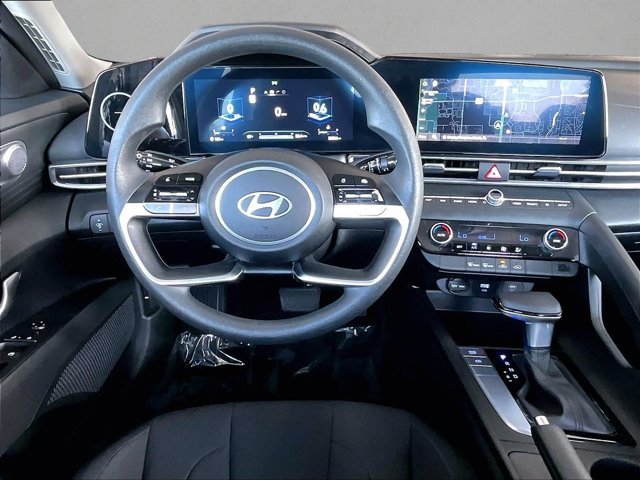 Used 2024 Hyundai Elantra SEL FWD image 5