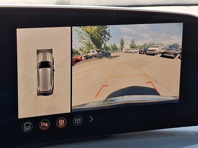 Certified 2026 Cadillac Vistiq Luxury AWD/4WD image 18