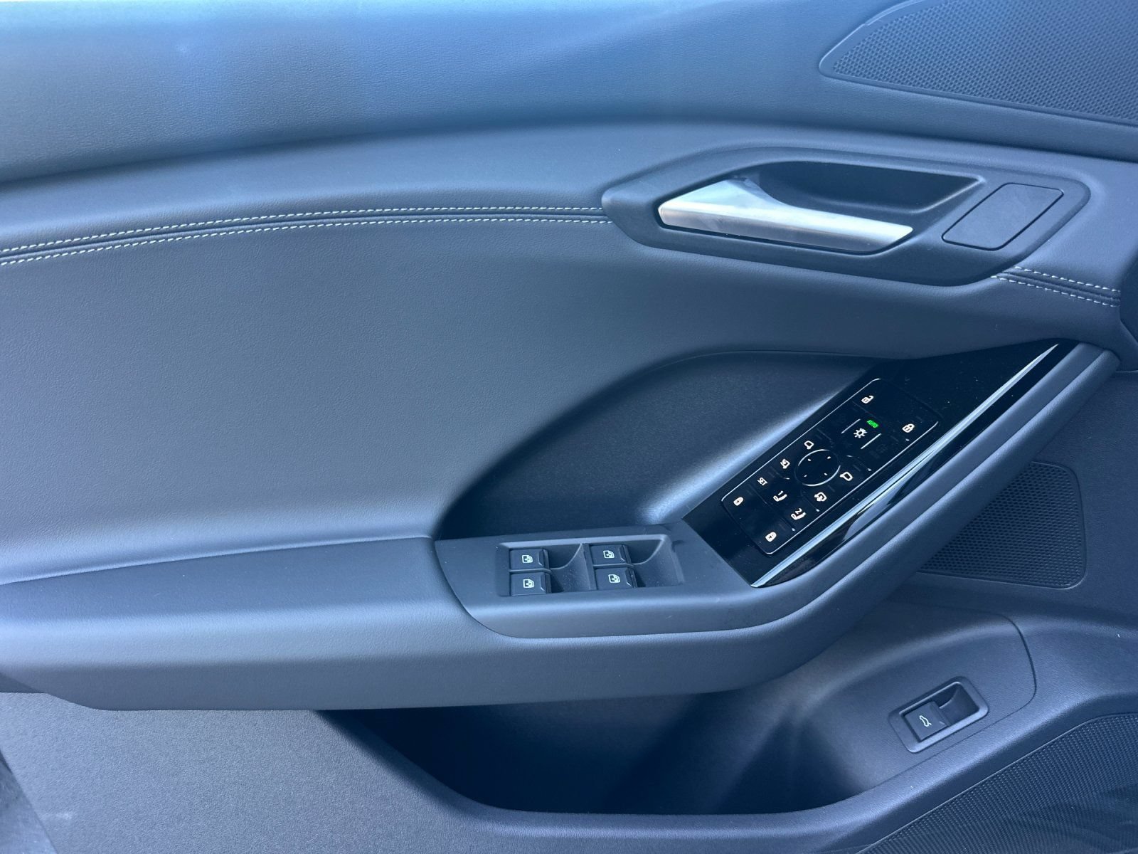 New 2027 Audi Q6 e-tron Premium AWD/4WD image 11