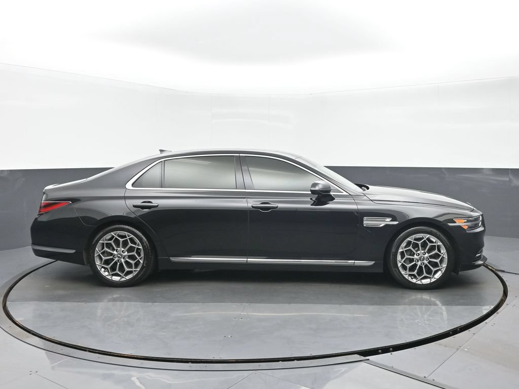 Used 2022 Genesis G90 5.0 Ultimate AWD/4WD image 2