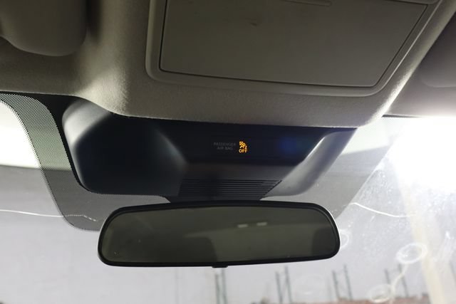 Used 2025 Nissan Kicks SR FWD image 14