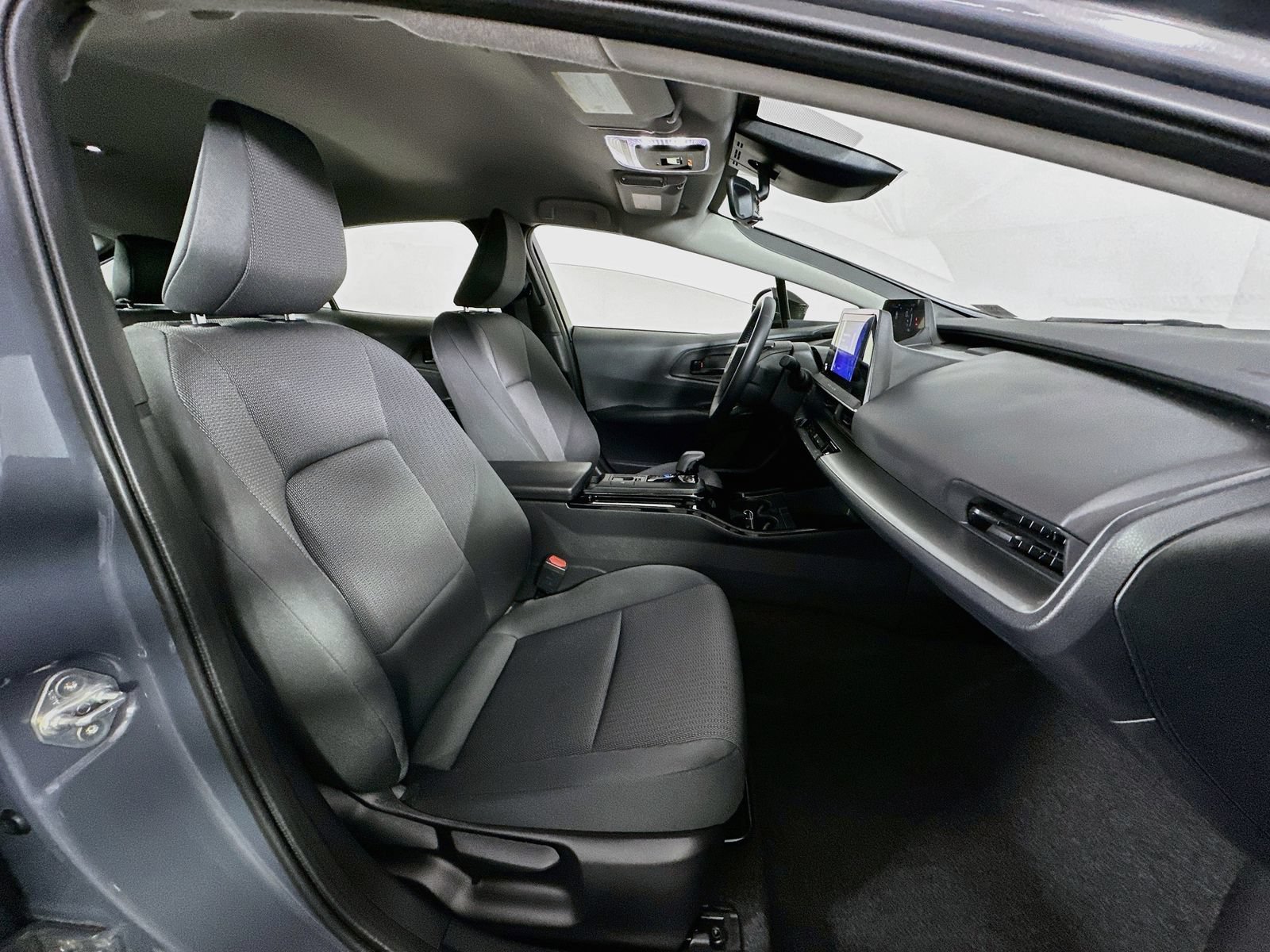 Certified 2025 Toyota Prius LE AWD/4WD image 26