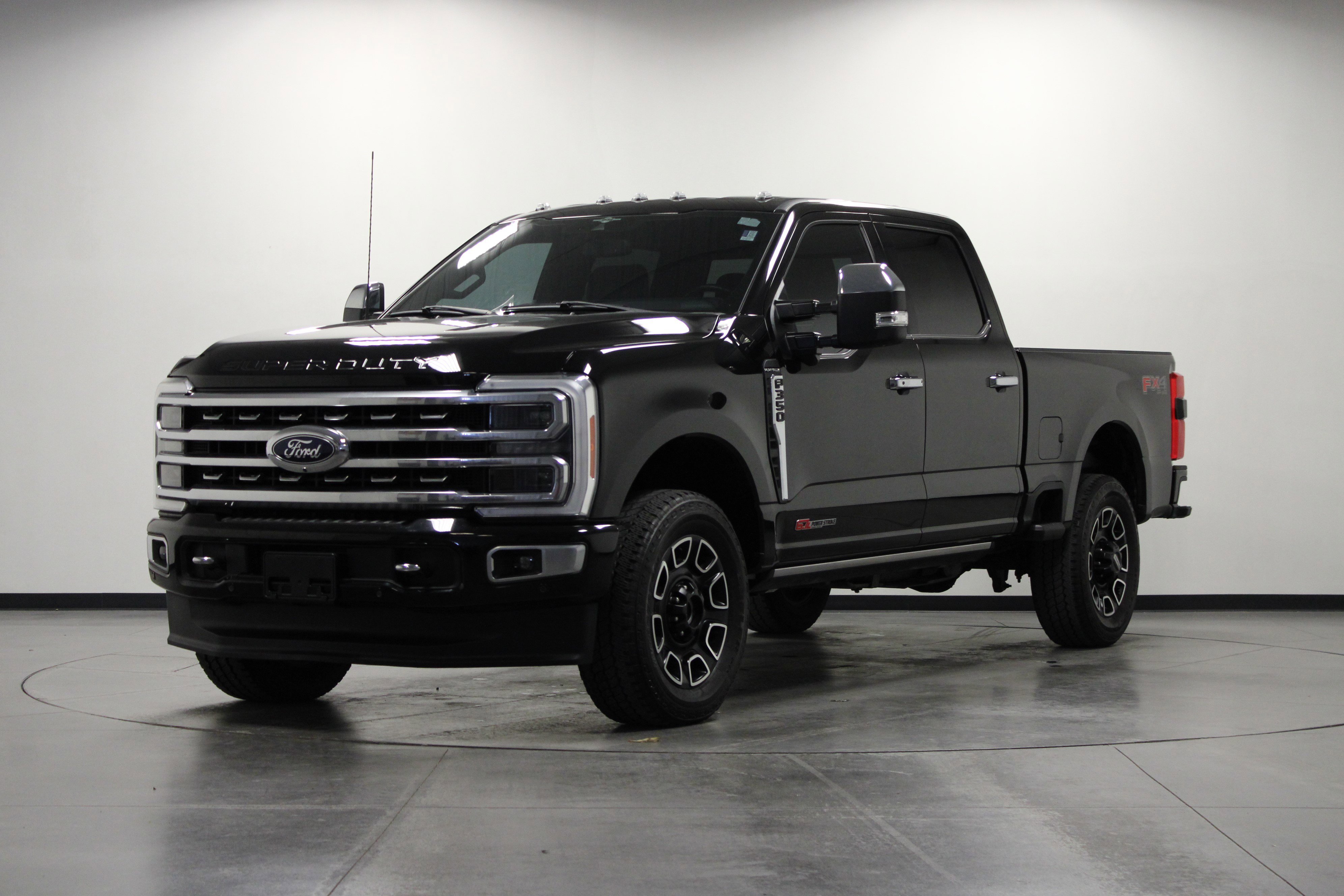 Used 2023 Ford F350 Platinum image 8