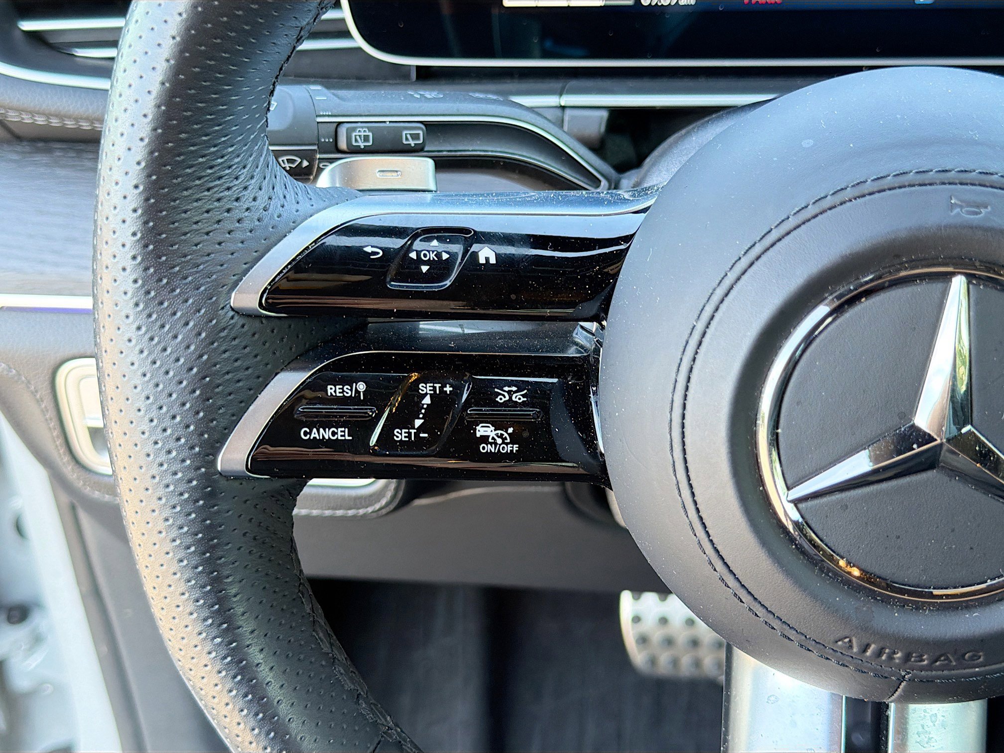 Used 2025 Mercedes-Benz GLS 580 4MATIC image 40