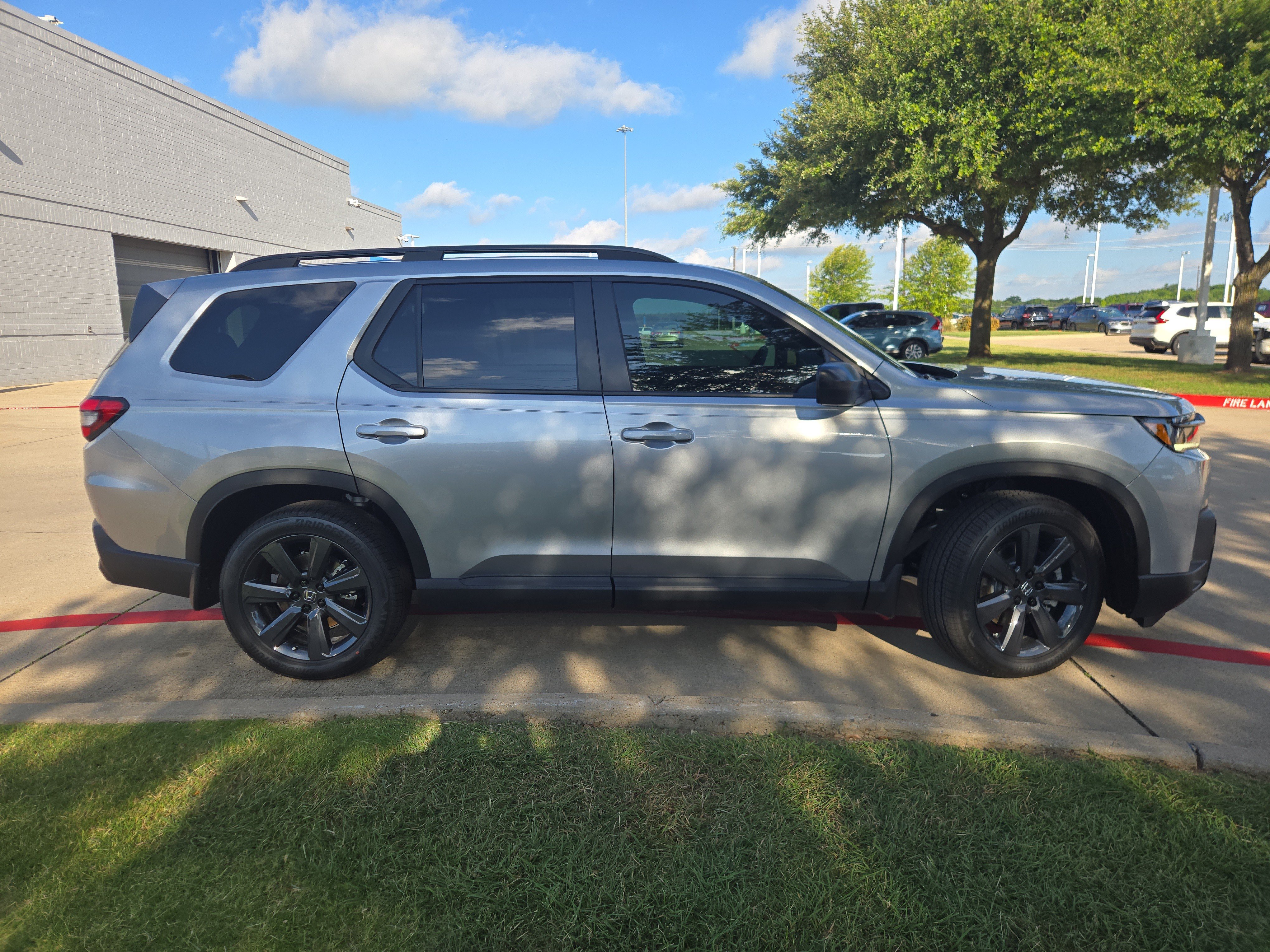 New 2026 Honda Pilot Sport image 10