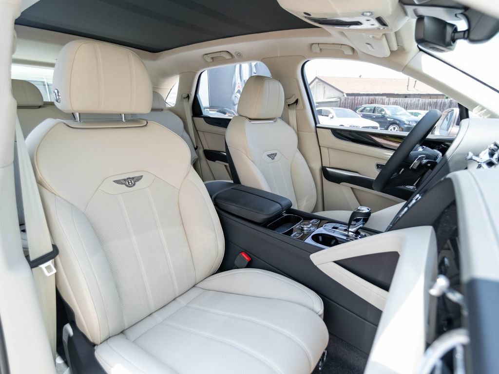 New 2026 Bentley Bentayga AWD/4WD image 24