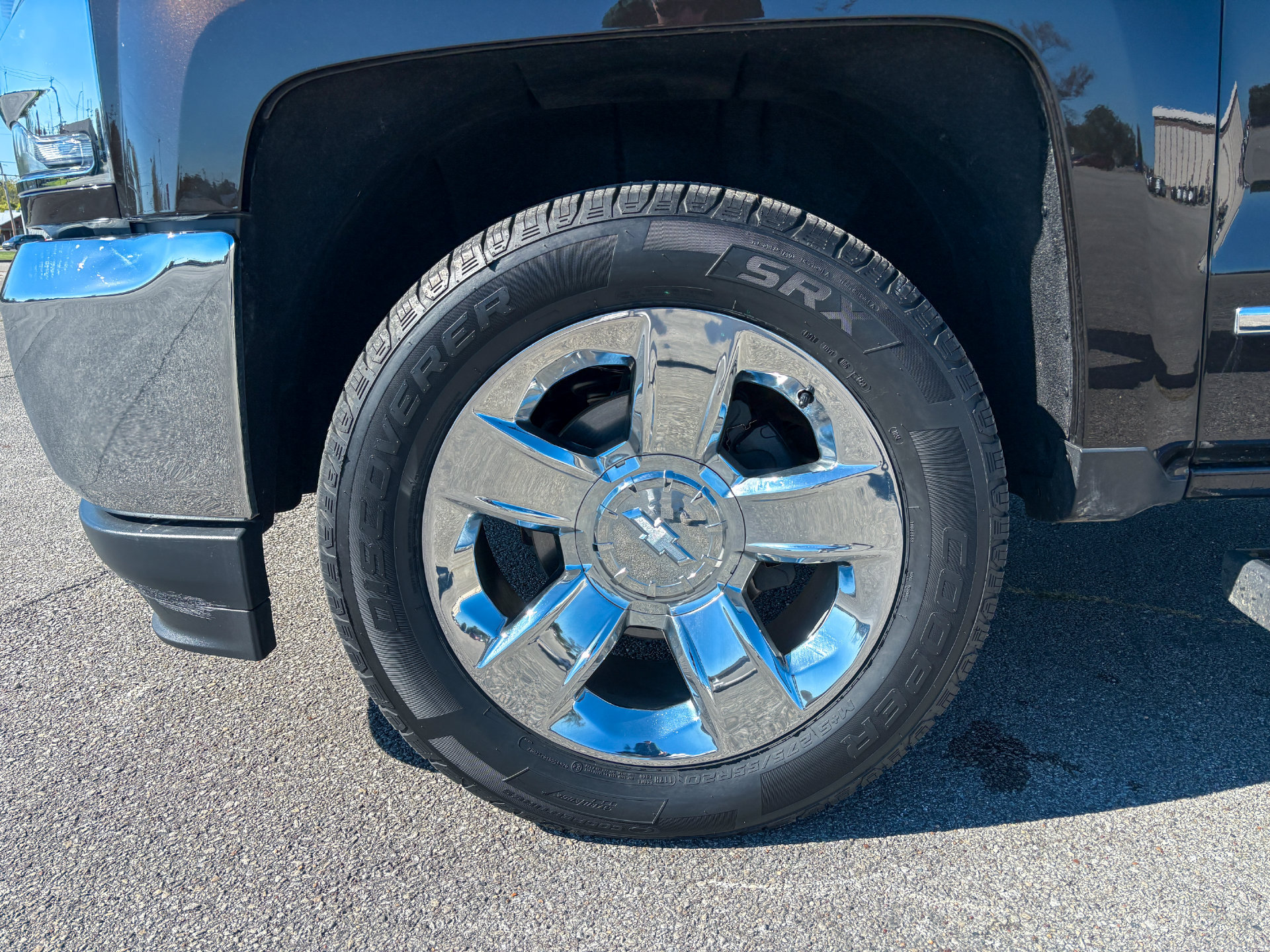 Used 2018 Chevrolet Silverado 1500 LTZ w/ Sport Package AWD/4WD image 32