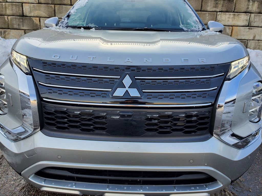 Used 2024 Mitsubishi Outlander SE image 11