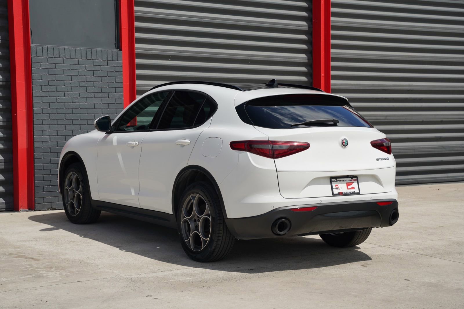 Used 2023 Alfa Romeo Stelvio Sprint RWD image 9