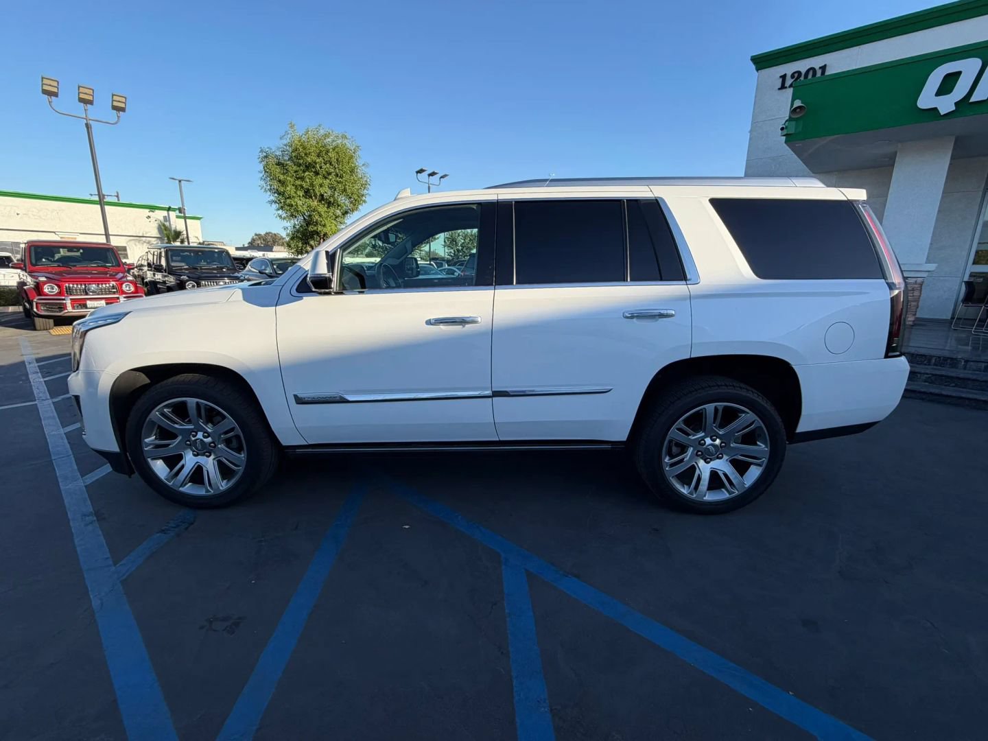 Used 2016 Cadillac Escalade Premium RWD image 5