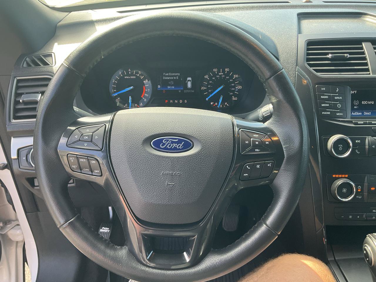 Used 2018 Ford Explorer XLT AWD/4WD image 25