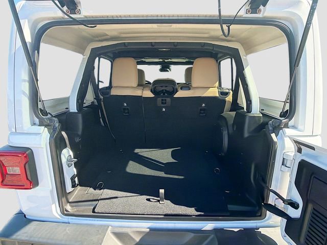 Used 2019 Jeep Wrangler Unlimited Sahara image 12