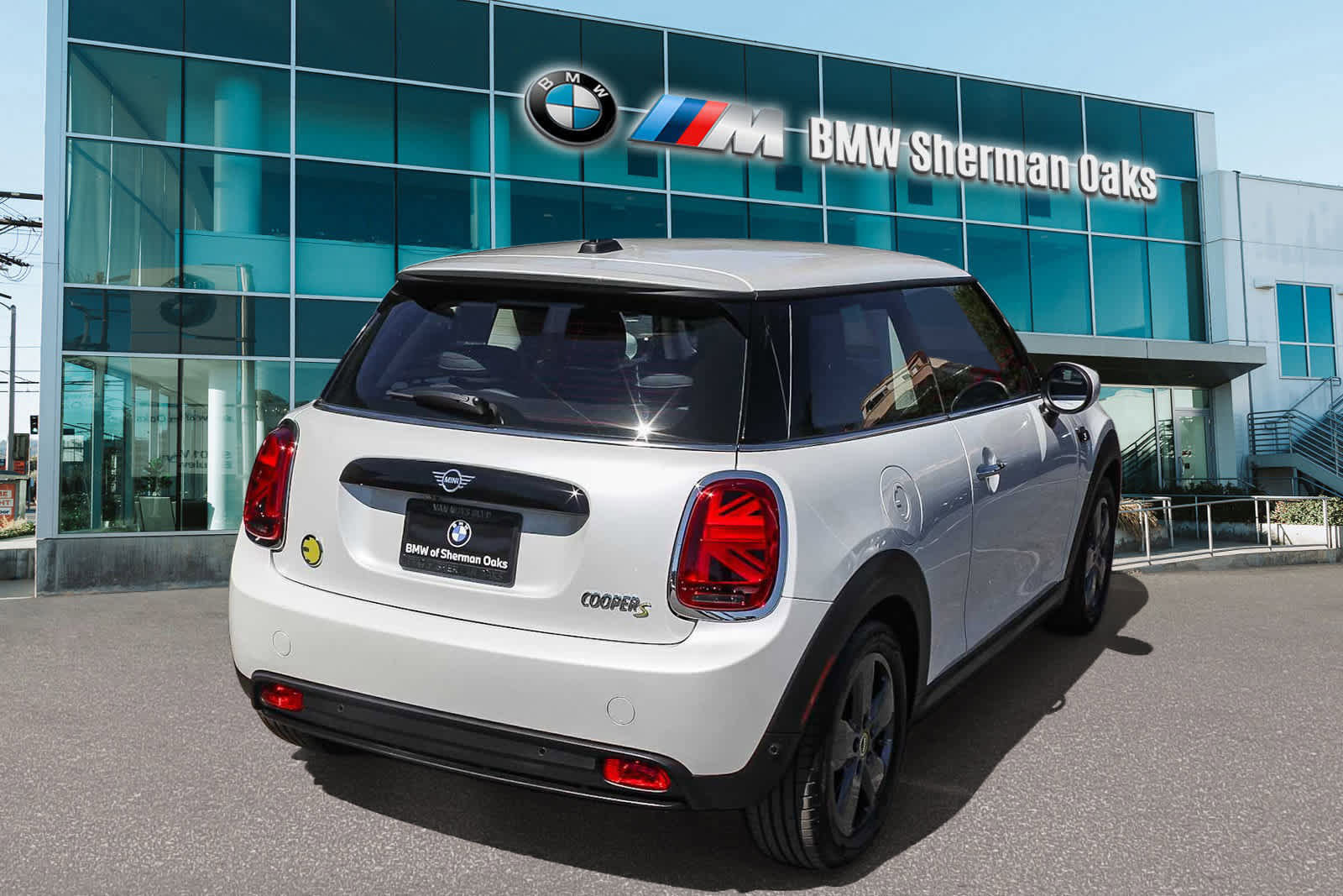 Used 2024 MINI Cooper SE image 4
