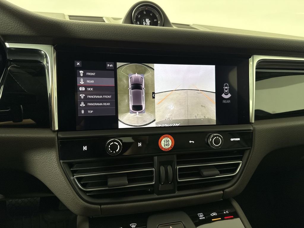 New 2026 Porsche Macan AWD/4WD image 30