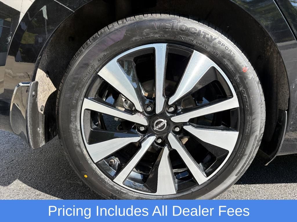 Used 2025 Nissan Sentra SV w/ SV Premium Package FWD image 27
