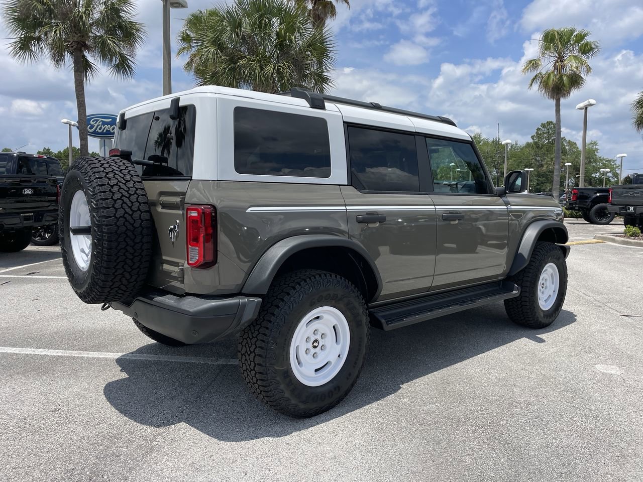 Used 2026 Ford Bronco Heritage Edition AWD/4WD image 3