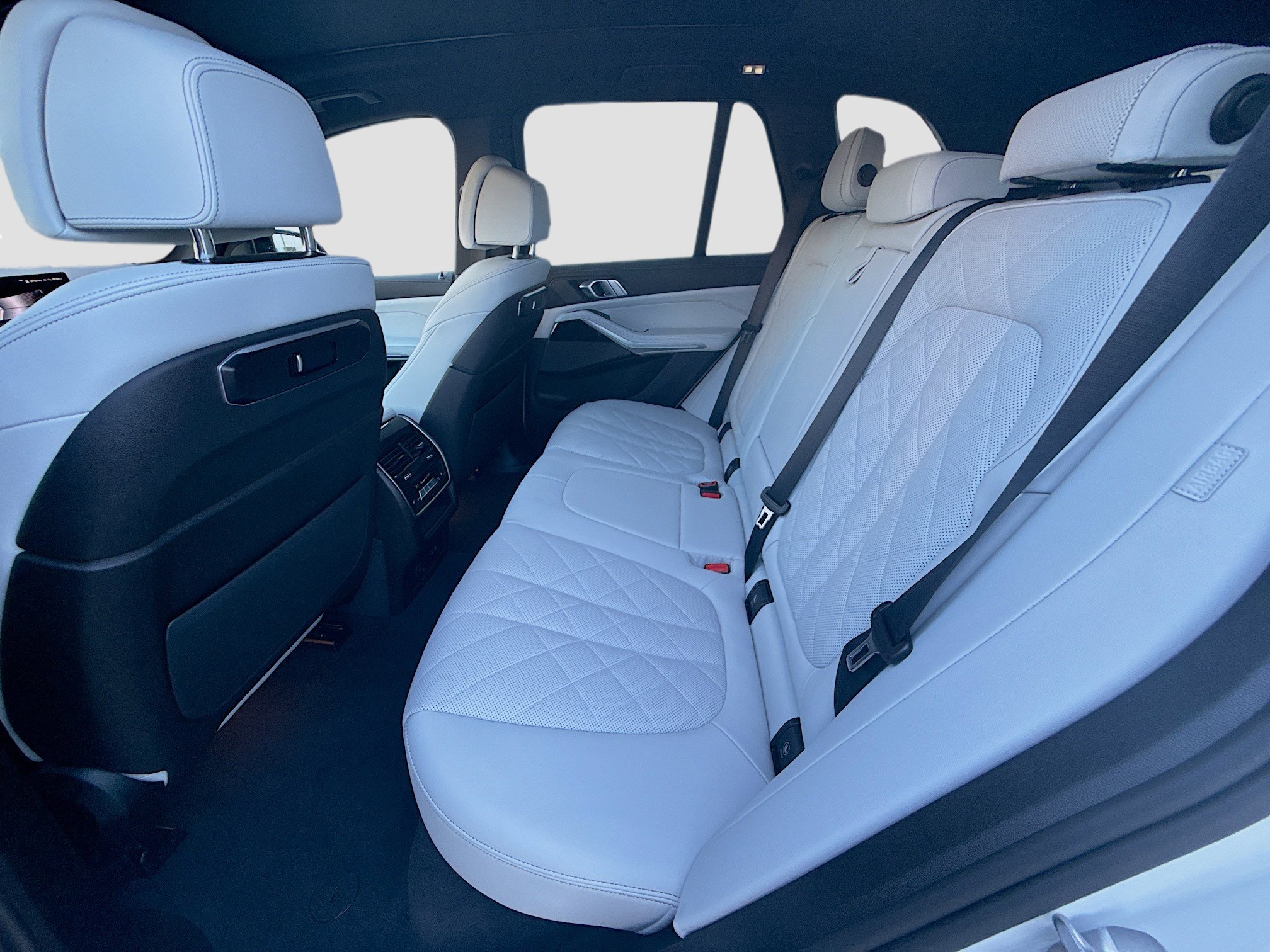 Used 2025 BMW X5 M60i w/ Climate Comfort Package image 25