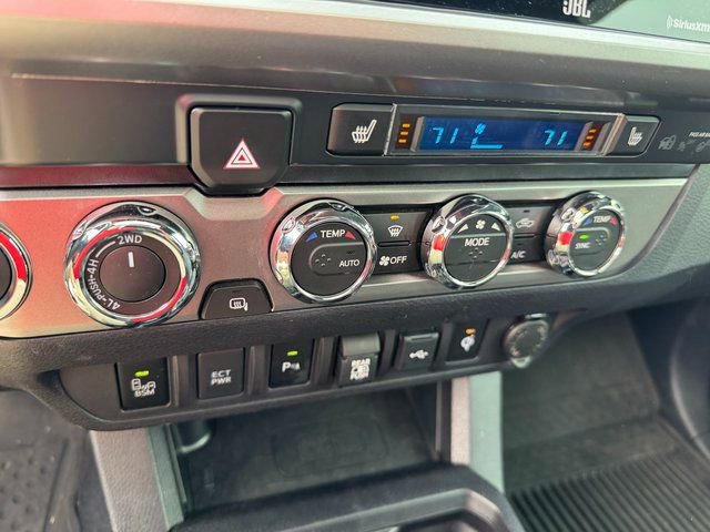 Used 2021 Toyota Tacoma Limited image 14