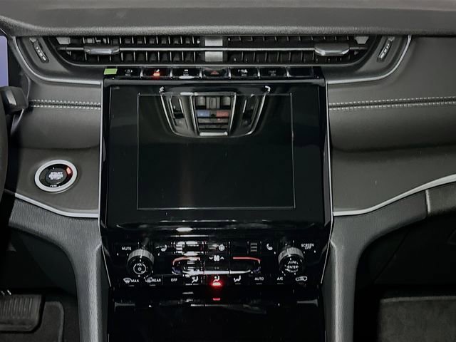 New 2025 Jeep Grand Cherokee L Altitude image 9