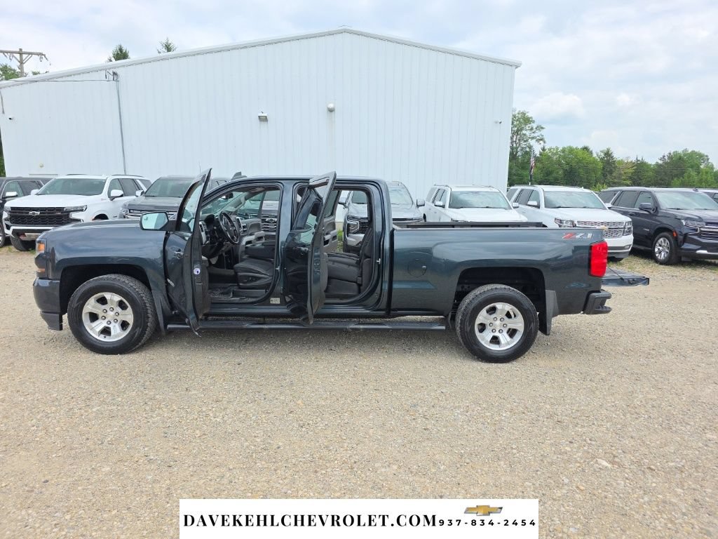 Used 2018 Chevrolet Silverado 1500 LT w/ All Star Edition AWD/4WD image 28