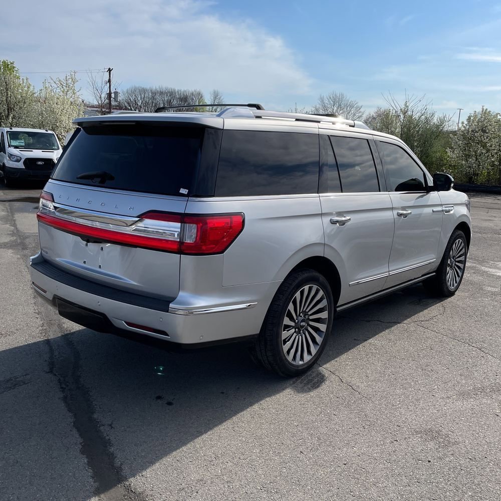 Used 2019 Lincoln Navigator Reserve w/ Cargo Package AWD/4WD image 3