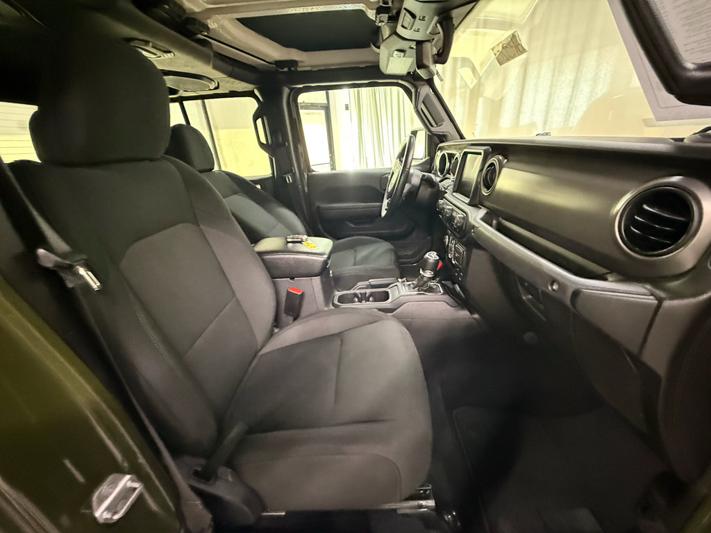 Used 2022 Jeep Gladiator Sport AWD/4WD image 26