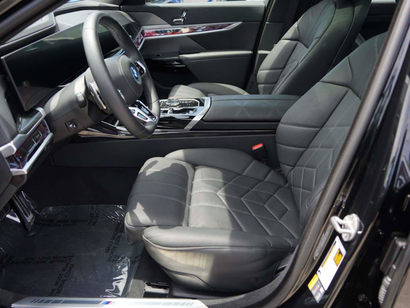 Used 2026 BMW i7 eDrive50 w/ M Sport Package RWD image 20