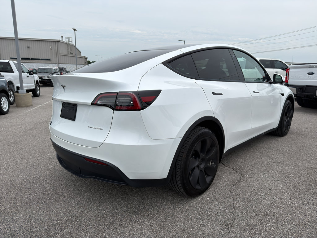 Used 2023 Tesla Model Y Long Range AWD/4WD image 35
