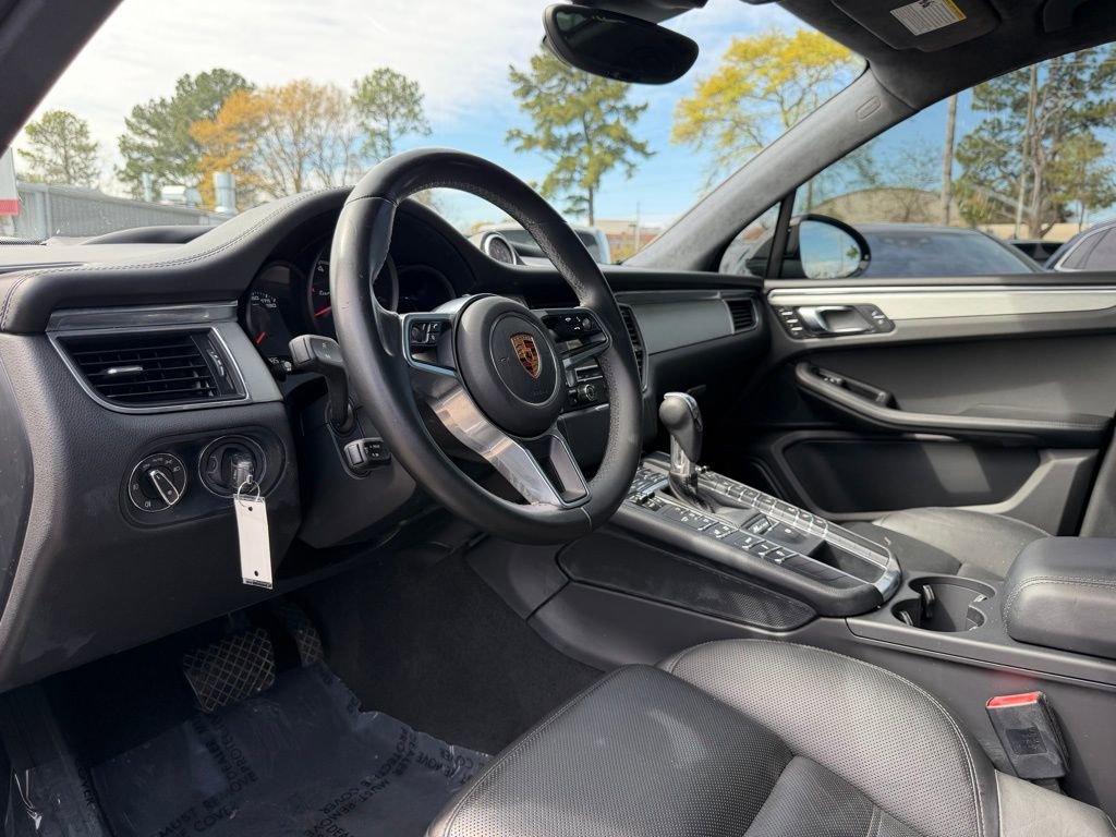 Used 2016 Porsche Macan Turbo image 10