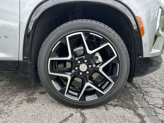 Used 2025 Chevrolet Traverse High Country w/ LPO, Floor Liner Package AWD/4WD image 21