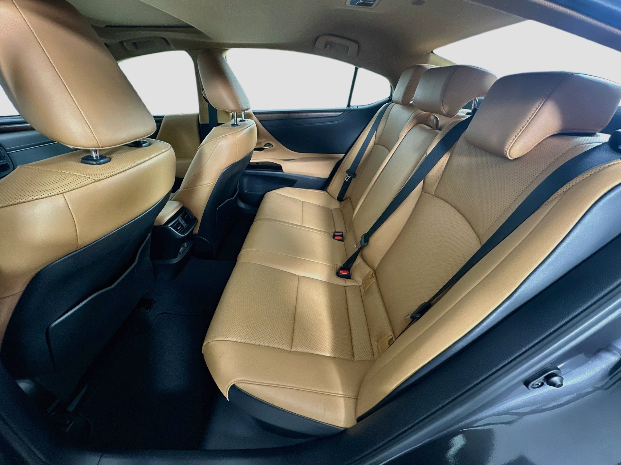 Used 2024 Lexus ES 300h w/ Premium Package FWD image 28