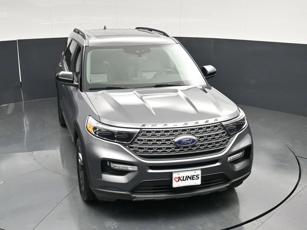 Used 2022 Ford Explorer XLT w/ Equipment Group 202A AWD/4WD image 40