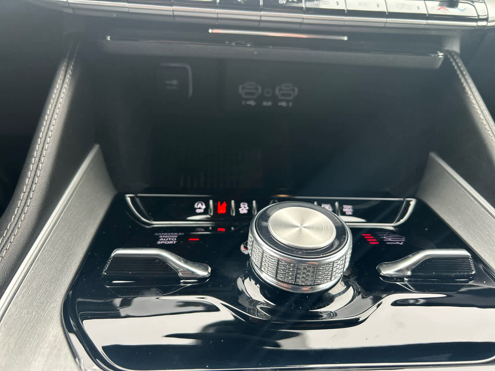 New 2026 Jeep Grand Wagoneer Limited image 25