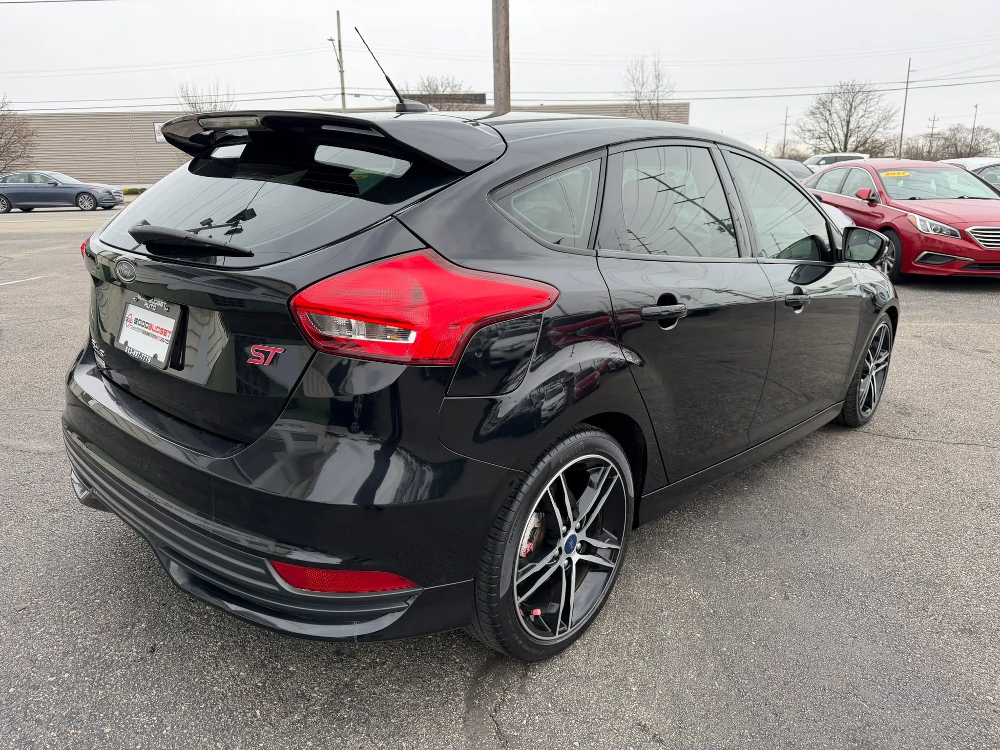 Used 2017 Ford Focus ST image 7