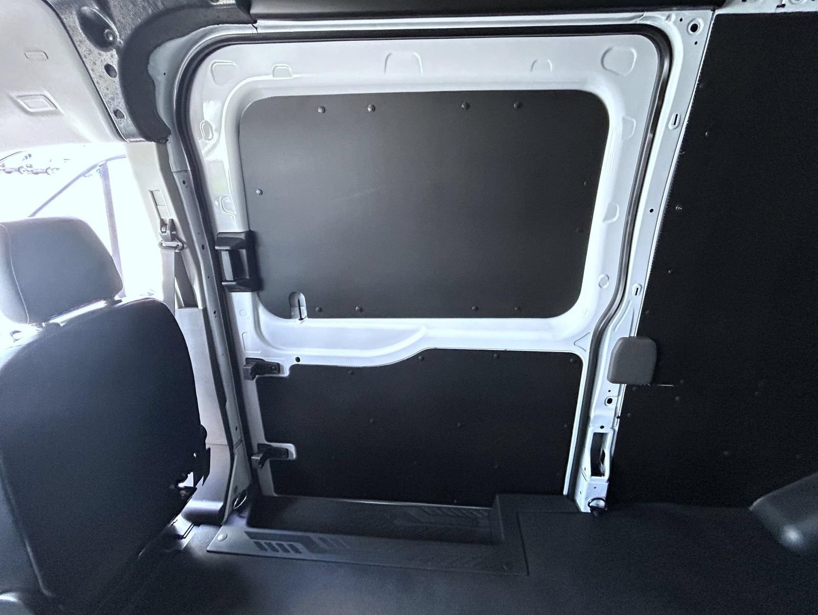 New 2026 Ford Transit 250 148 Medium Roof w/ Load Area Protection Package RWD image 16