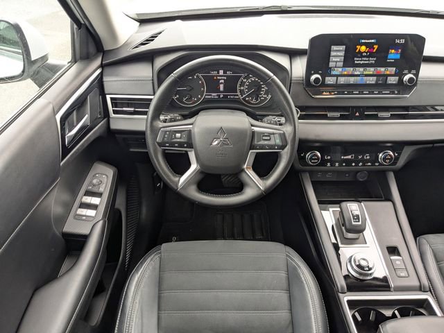 Used 2022 Mitsubishi Outlander SE image 14