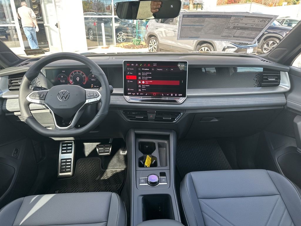 New 2026 Volkswagen Tiguan SE R-Line image 12