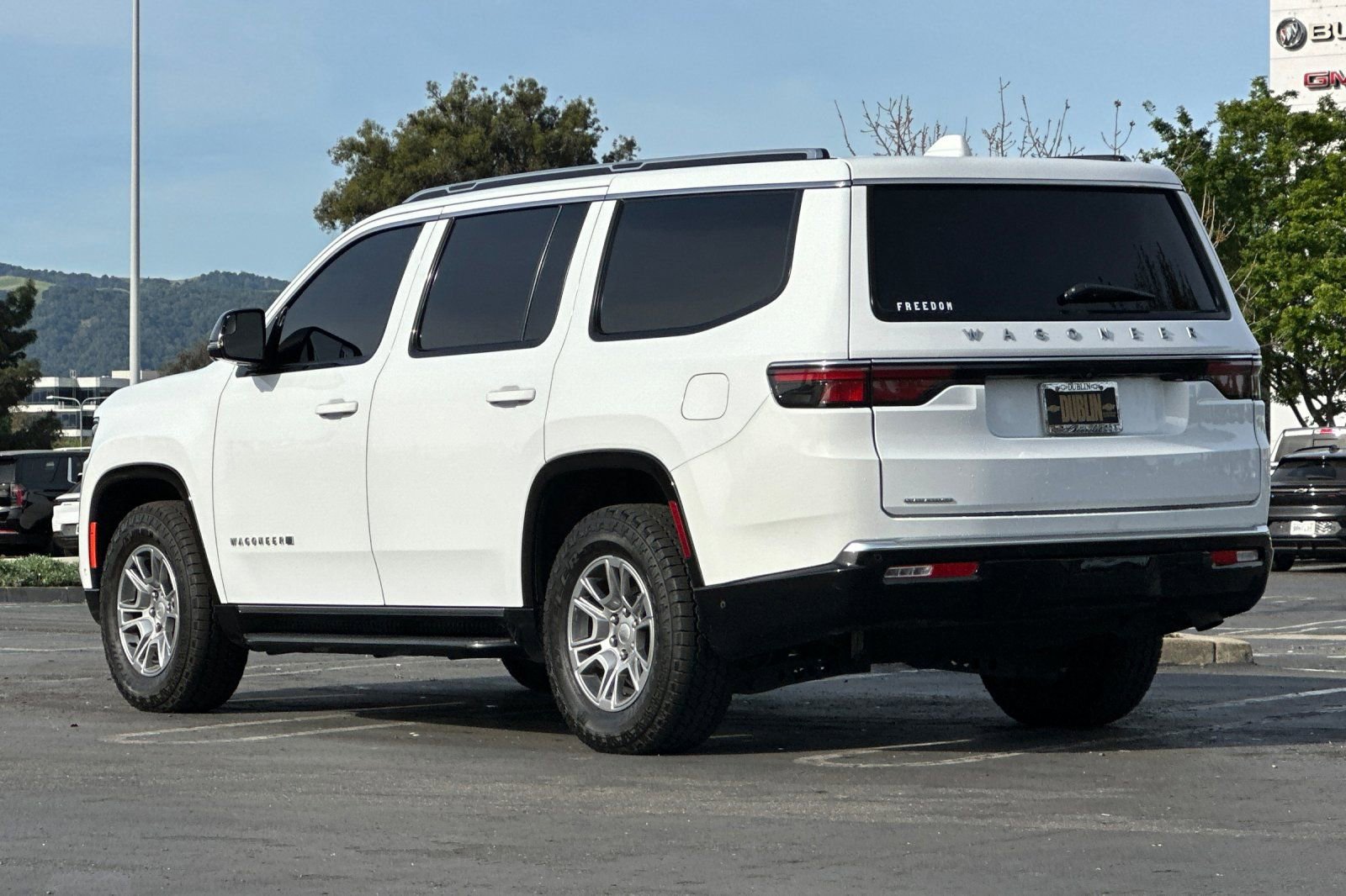 Used 2023 Jeep Wagoneer 4WD w/ Convenience Group I image 6