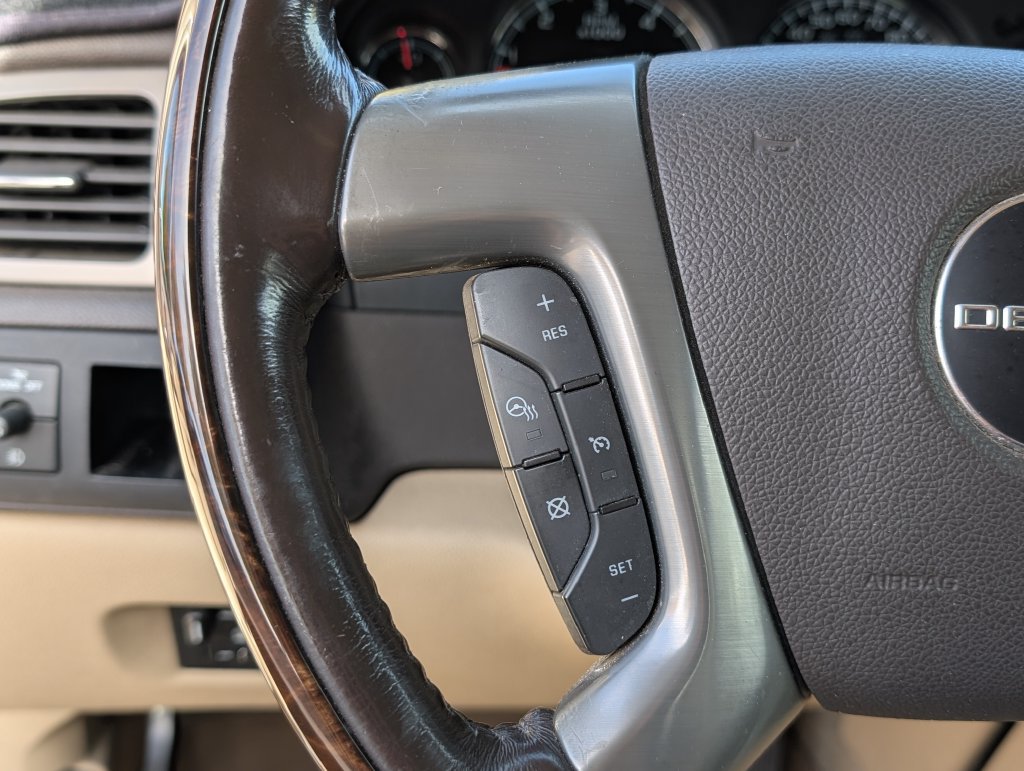 Used 2014 GMC Yukon Denali AWD/4WD image 24
