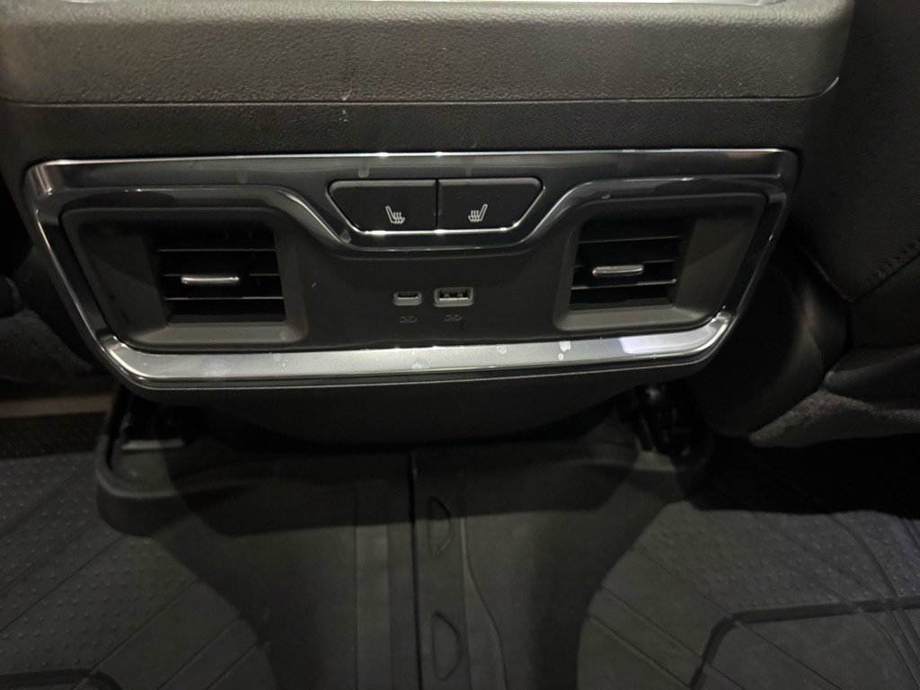 Used 2025 Chevrolet Silverado 1500 High Country image 15