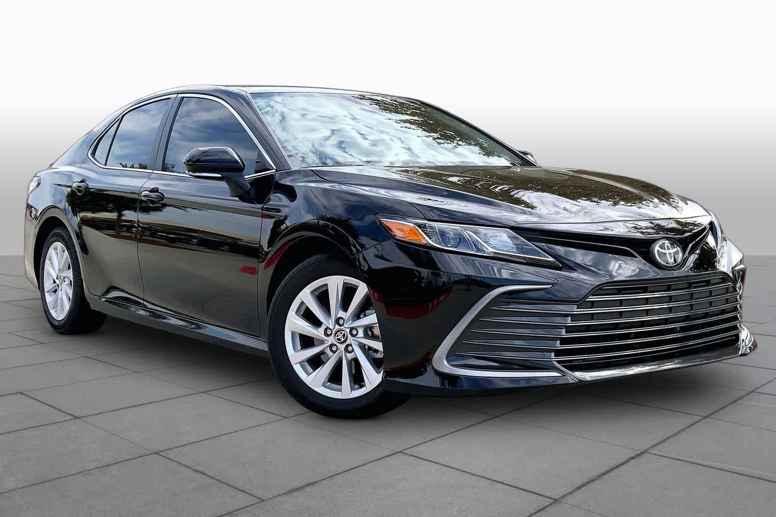 Used 2024 Toyota Camry LE w/ Convenience Package FWD image 3