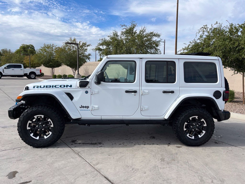 Used 2024 Jeep Wrangler Unlimited Rubicon 4xe AWD/4WD image 11