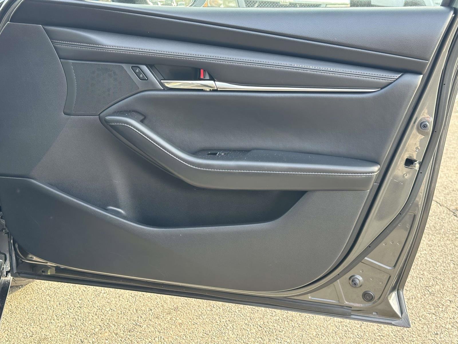 Used 2022 MAZDA MAZDA3 s image 27