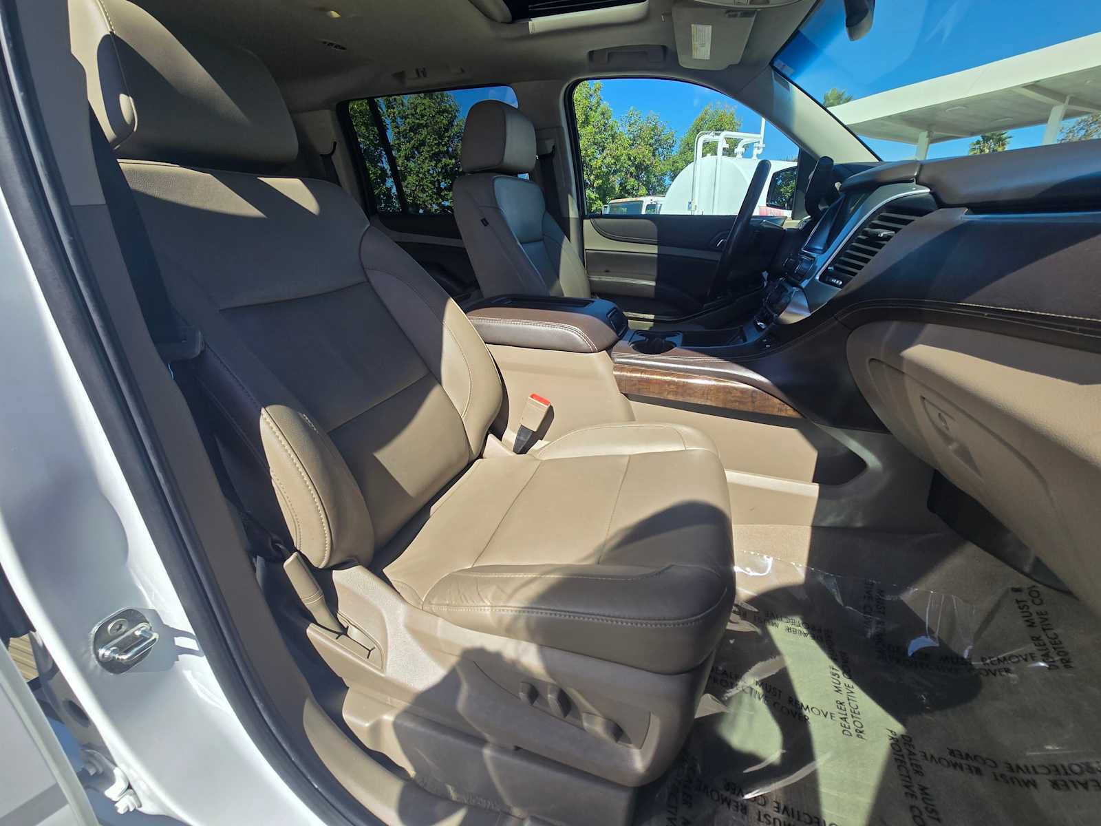 Used 2019 Chevrolet Suburban LT w/ Luxury Package AWD/4WD image 10