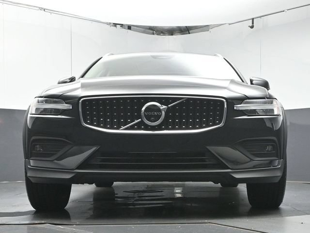 Used 2025 Volvo V60 B5 Cross Country Plus AWD/4WD image 35