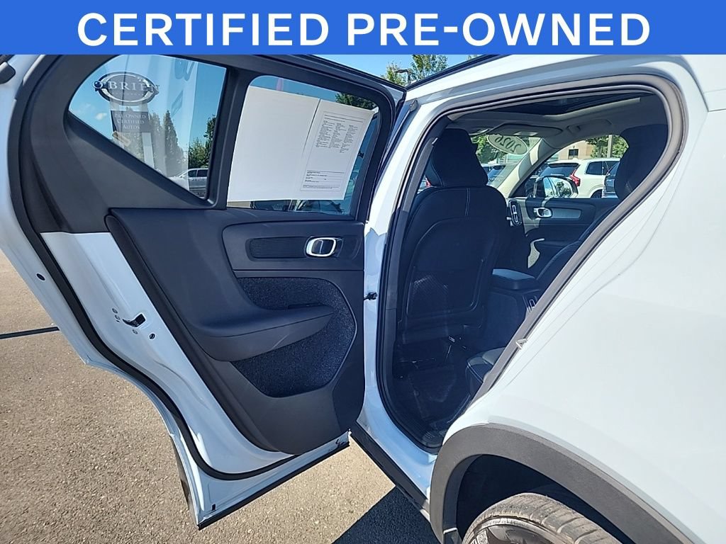 Certified 2026 Volvo XC40 B5 Plus AWD/4WD image 15