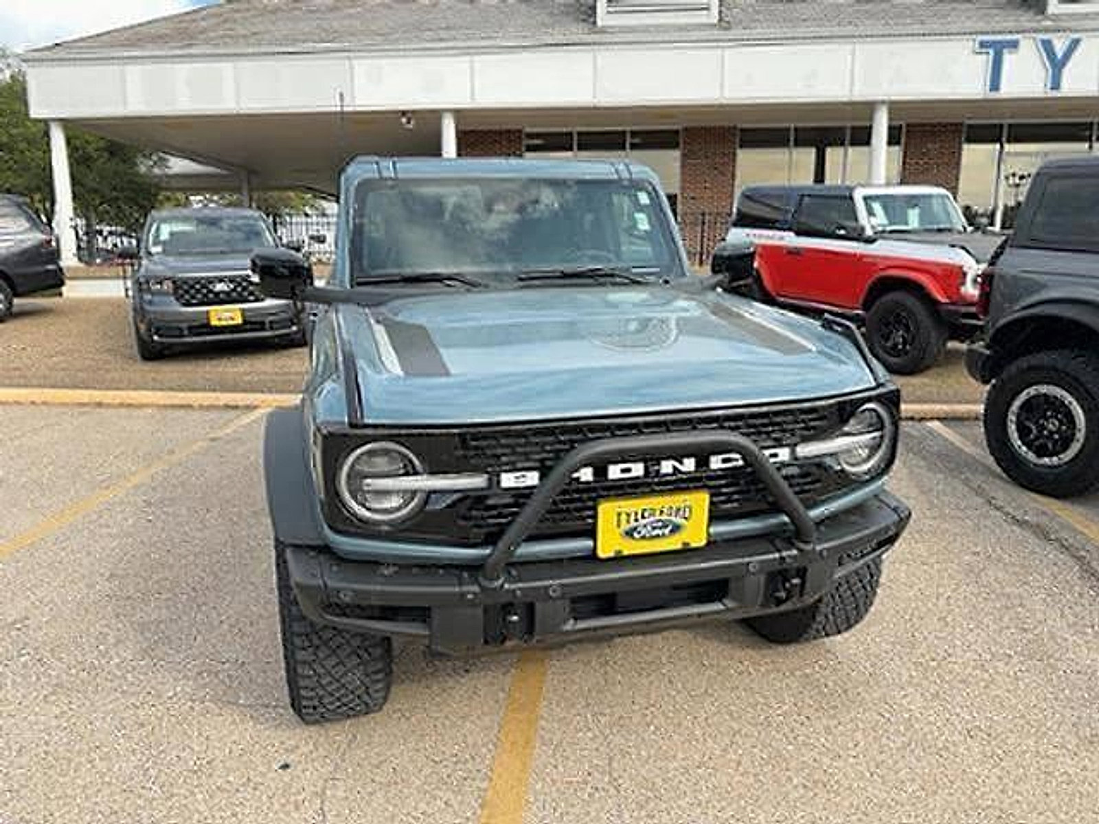 Used 2021 Ford Bronco First Edition image 6
