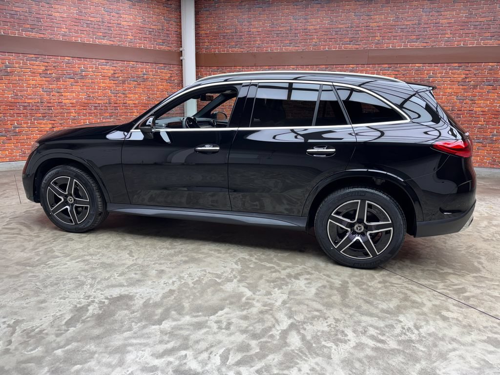 Certified 2025 Mercedes-Benz GLC 300 4MATIC image 2