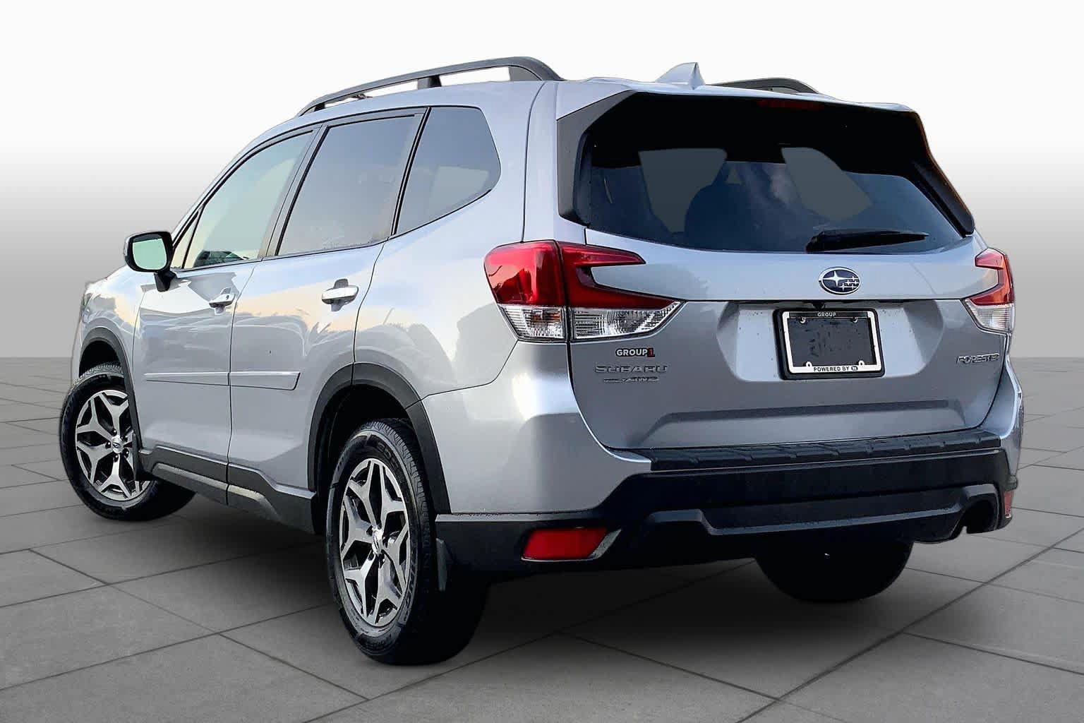 Used 2020 Subaru Forester Premium AWD/4WD image 12